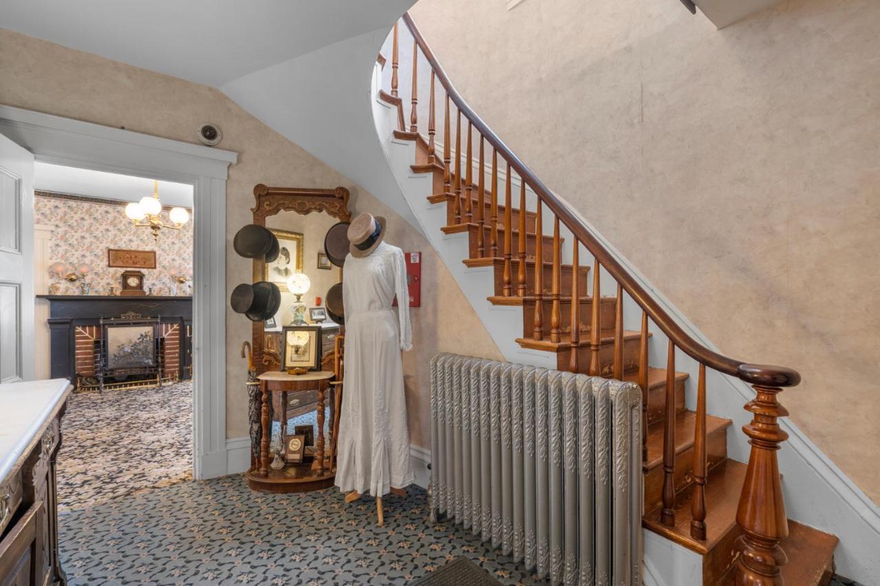 Lizzie Borden House Panzió Fall River Kültér fotó