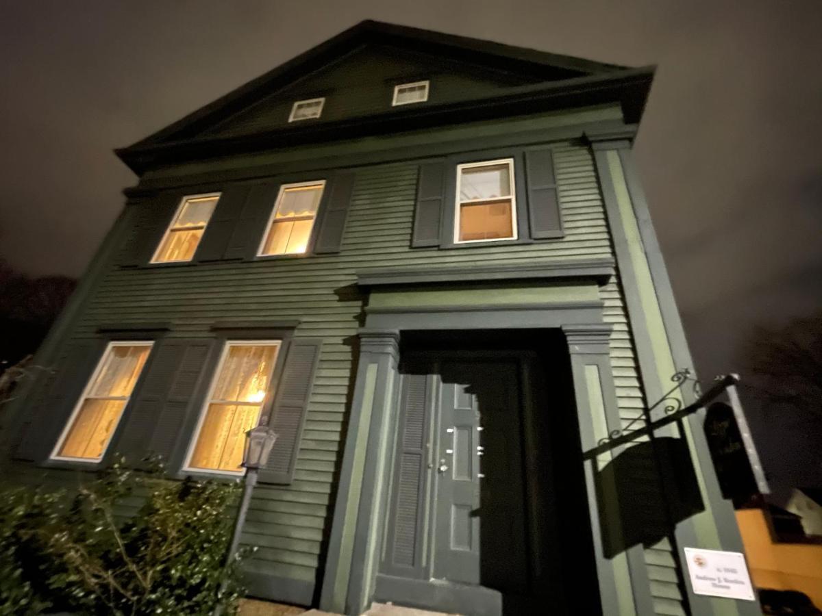 Lizzie Borden House Panzió Fall River Kültér fotó