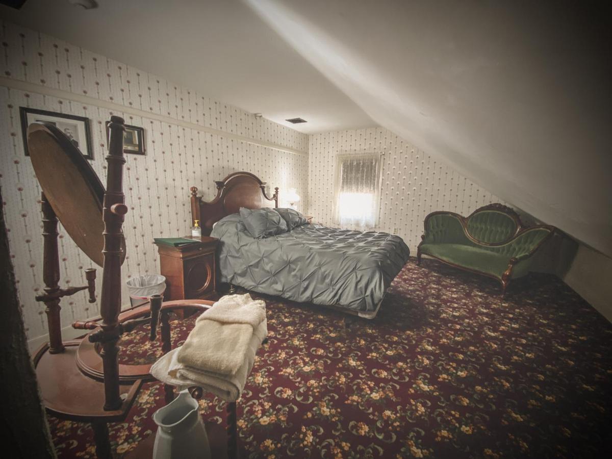 Lizzie Borden House Panzió Fall River Kültér fotó