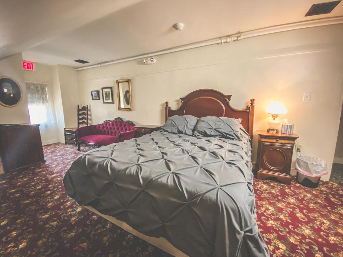 Lizzie Borden House Panzió Fall River Kültér fotó