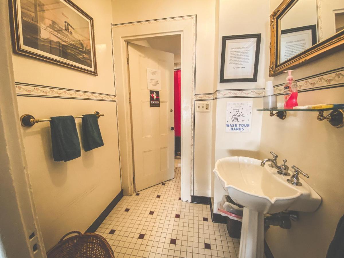 Lizzie Borden House Panzió Fall River Kültér fotó